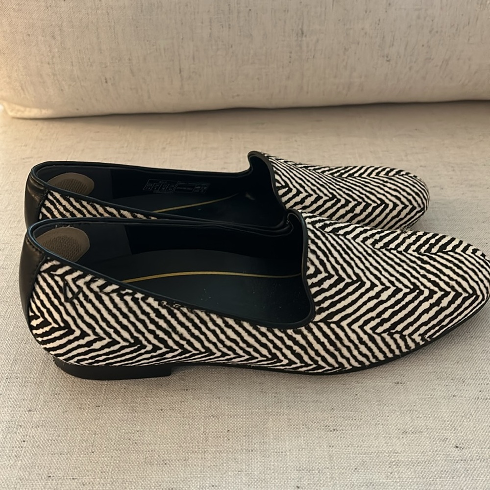 Vionic Willa Flats - image 5